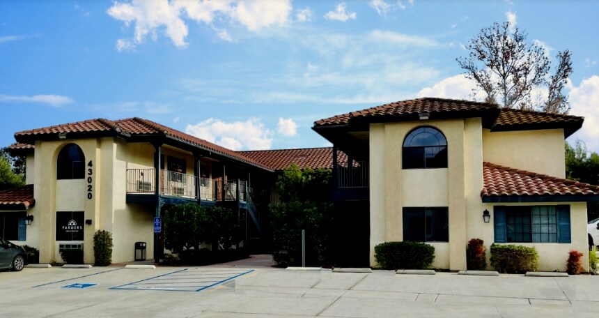 43020 Black Deer Loop, Temecula, CA à louer - Photo du bâtiment - Image 2 de 9