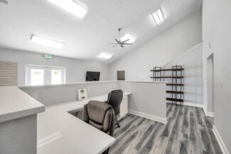 Plus de détails pour 7949 Ulmerton Rd, Largo, FL - Commerce de détail à vendre