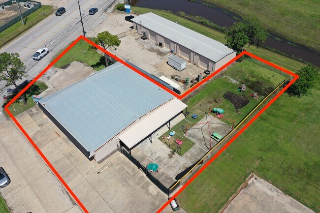 Plus de détails pour 3111 S Main St, Pearland, TX - Industriel à vendre