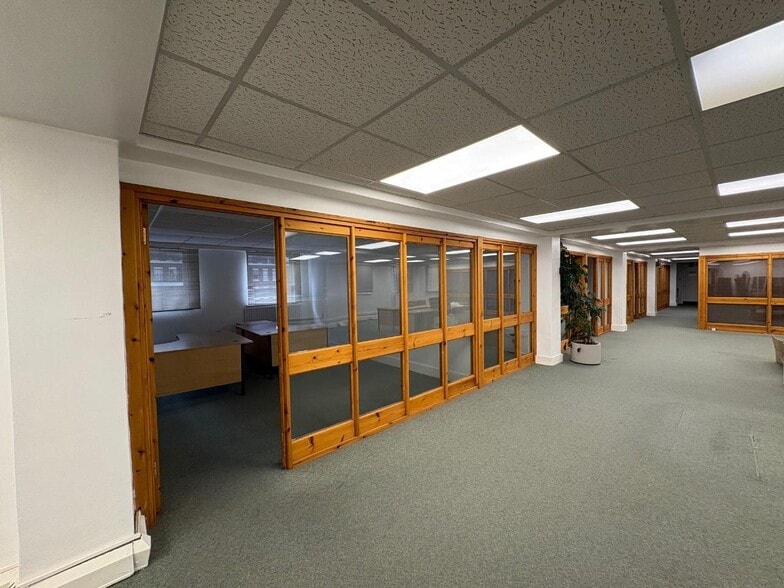 29 Waterloo Rd, Wolverhampton for lease - Interior Photo - Image 3 of 4