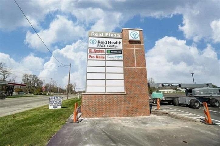 2300 W National Rd, Richmond, IN à louer - Photo du bâtiment - Image 2 de 12