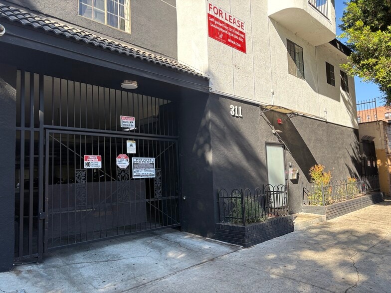 311 S New Hampshire Ave, Los Angeles, CA for sale - Building Photo - Image 3 of 8