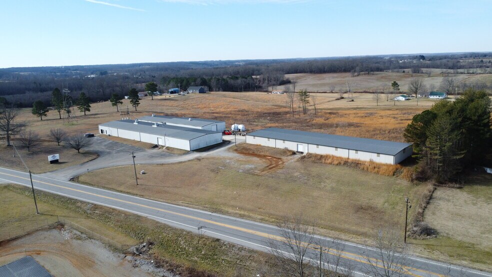 10261 Smithville Hwy, McMinnville, TN à louer - Photo du bâtiment - Image 2 de 11