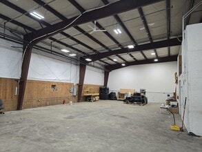 440 Industrial Dr, Naperville, IL for lease Interior Photo- Image 1 of 10