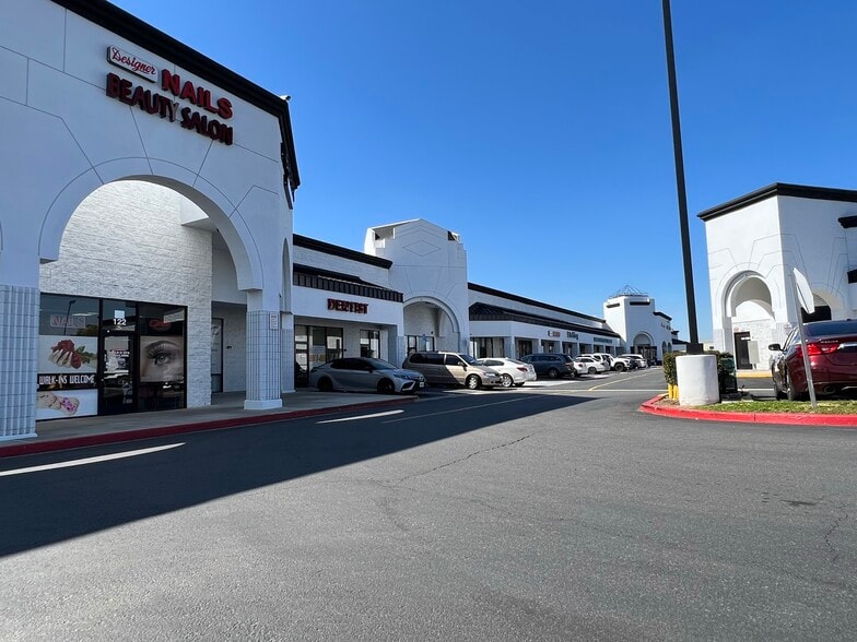 24021 Alessandro Blvd, Moreno Valley, CA à louer - Photo du bâtiment - Image 2 de 4