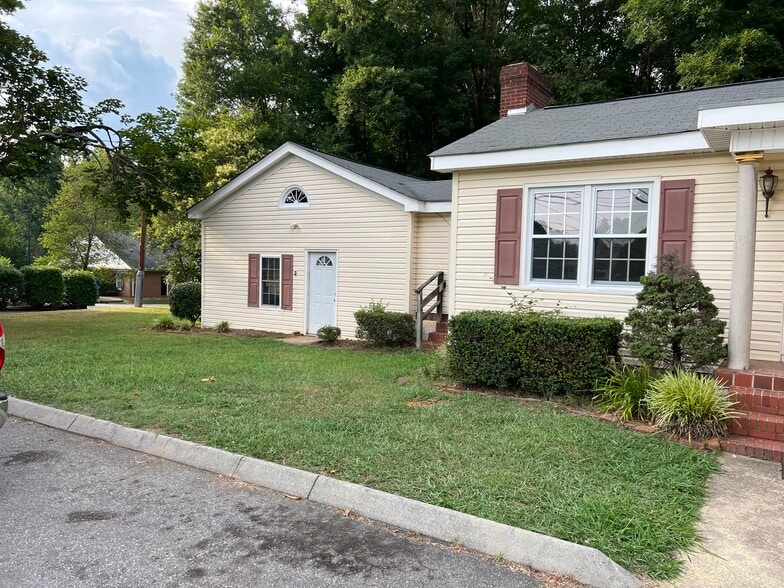 636 Statesville Blvd, Salisbury, NC for sale - Building Photo - Image 2 of 12