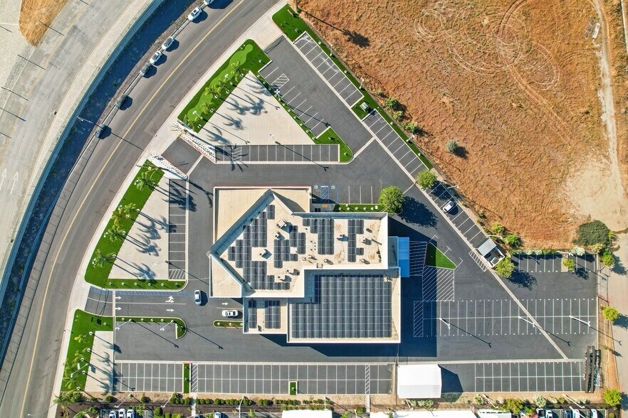 26825 Auto Mall Pky, Murrieta, CA à louer - Photo du bâtiment - Image 2 de 35