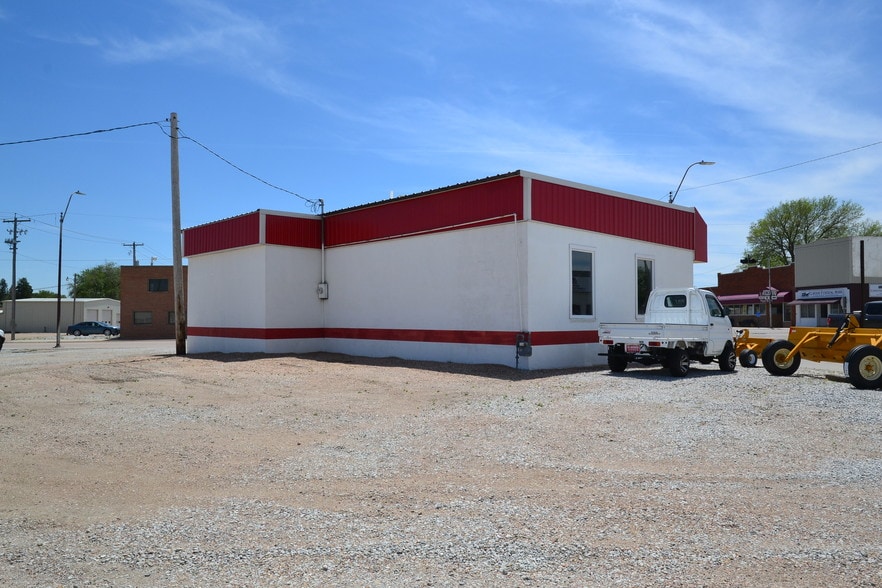 205 Smith Ave, Elwood, NE for sale - Building Photo - Image 3 of 5