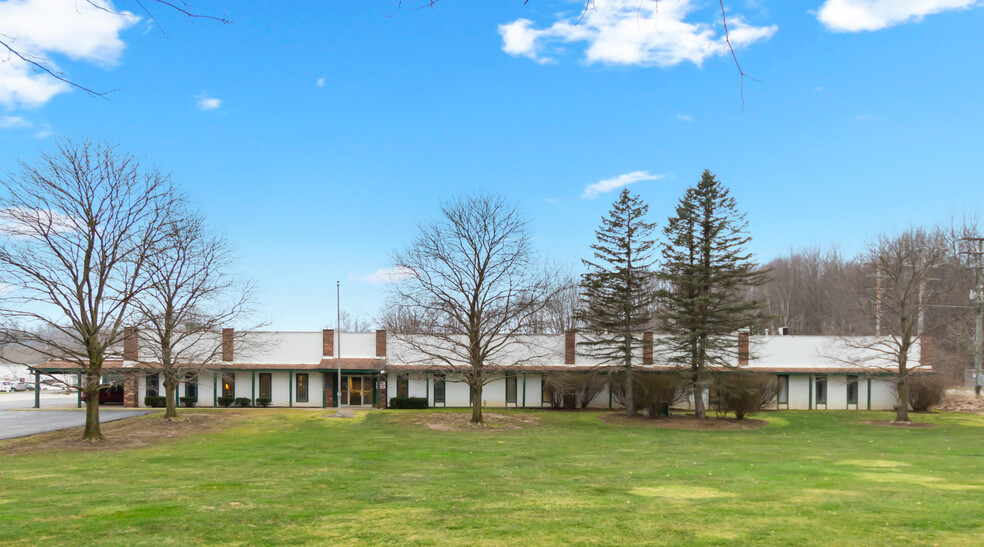 17050 Munn Rd, Chagrin Falls, OH à vendre - Photo du bâtiment - Image 1 de 1