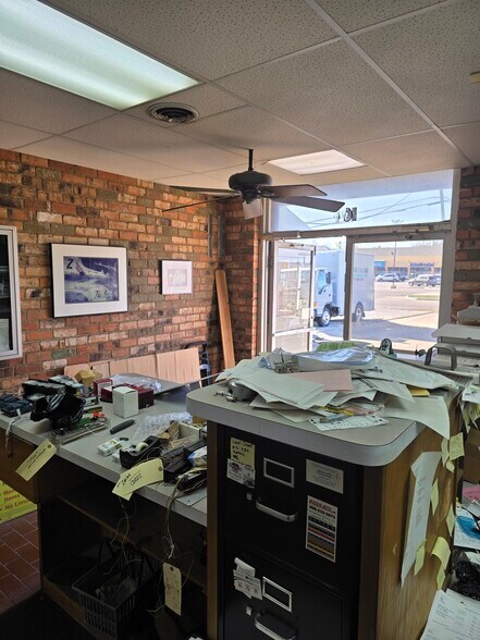 104 S Rogers Rd, Irving, TX à vendre - Photo du bâtiment - Image 2 de 15