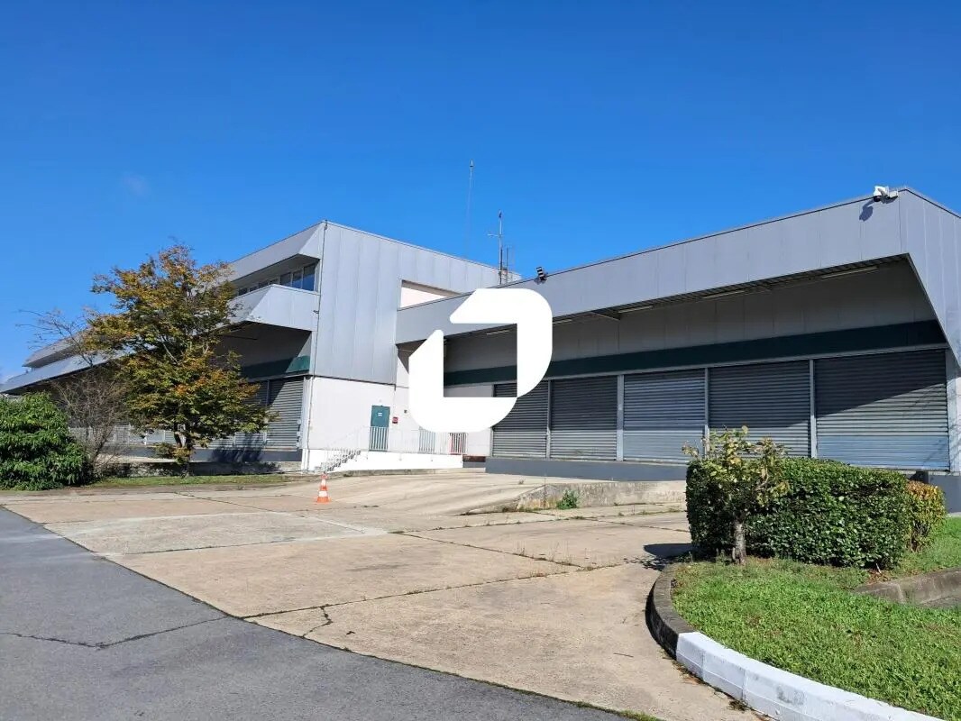 Industrial in Aulnay-sous-Bois for lease Building Photo- Image 1 of 11