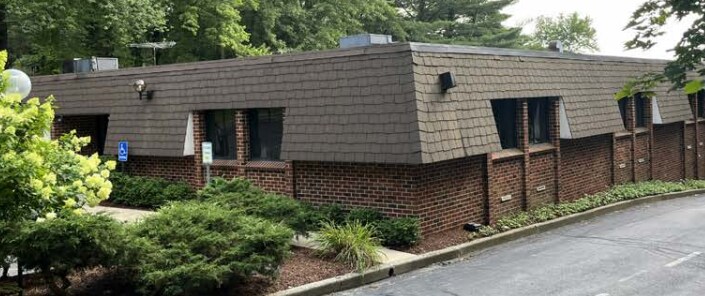 2 Byram Brook Pl, Armonk, NY à louer - Photo du bâtiment - Image 3 de 10