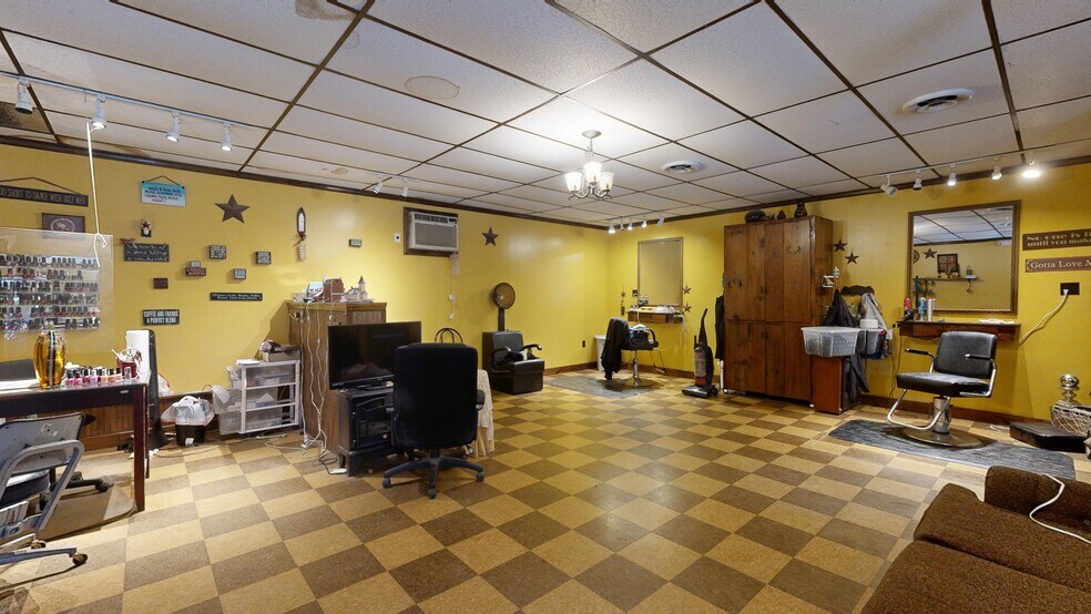 352 Hancock St, Rumford, ME à vendre - Photo intérieure - Image 3 de 17