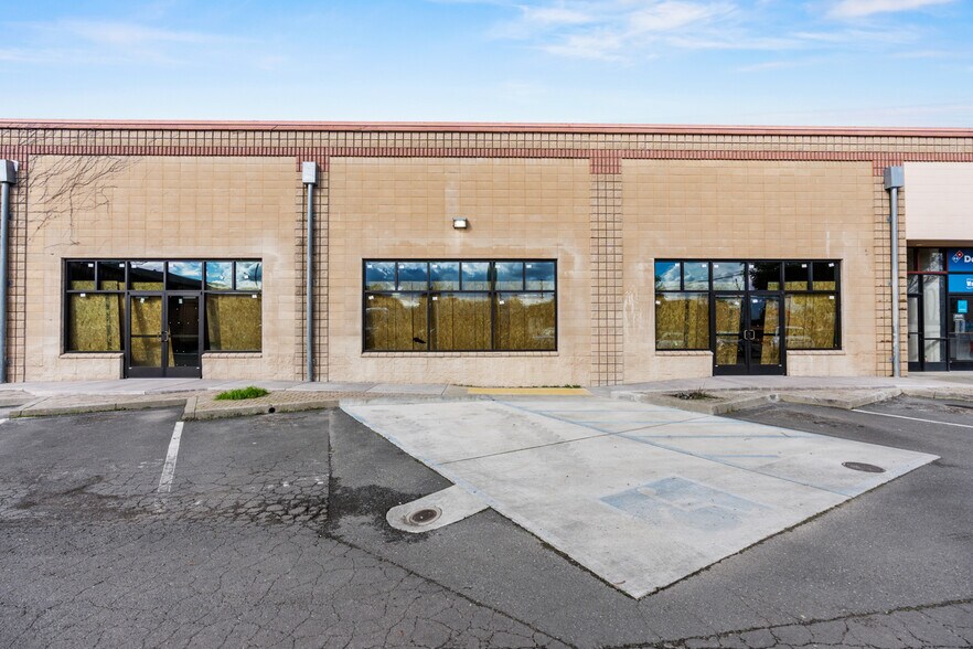 728 S State St, Ukiah, CA for lease - Building Photo - Image 1 of 6