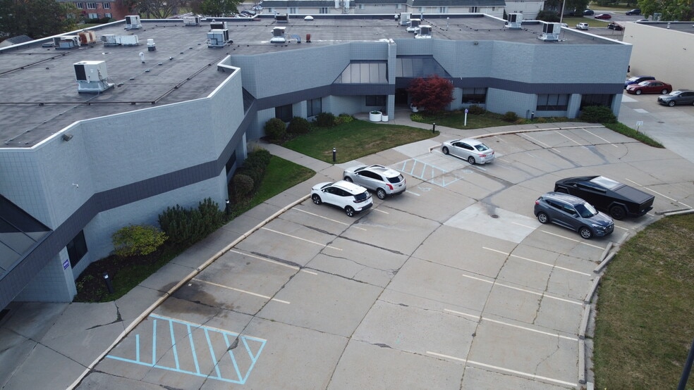 31601 Research Park Dr, Madison Heights, MI for sale - Building Photo - Image 3 of 4