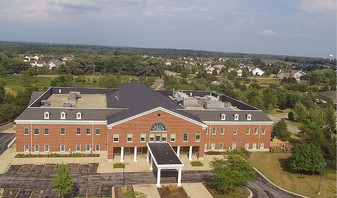 Health & Fitness Center of Lake Forest Hospit - Parking Garage