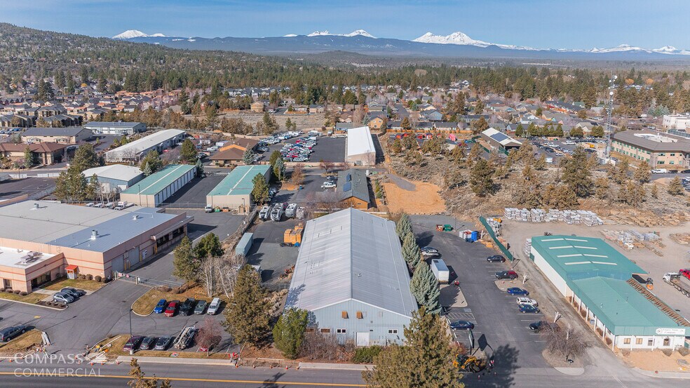 63255 Jamison St, Bend, OR à vendre - Photo du bâtiment - Image 2 de 19