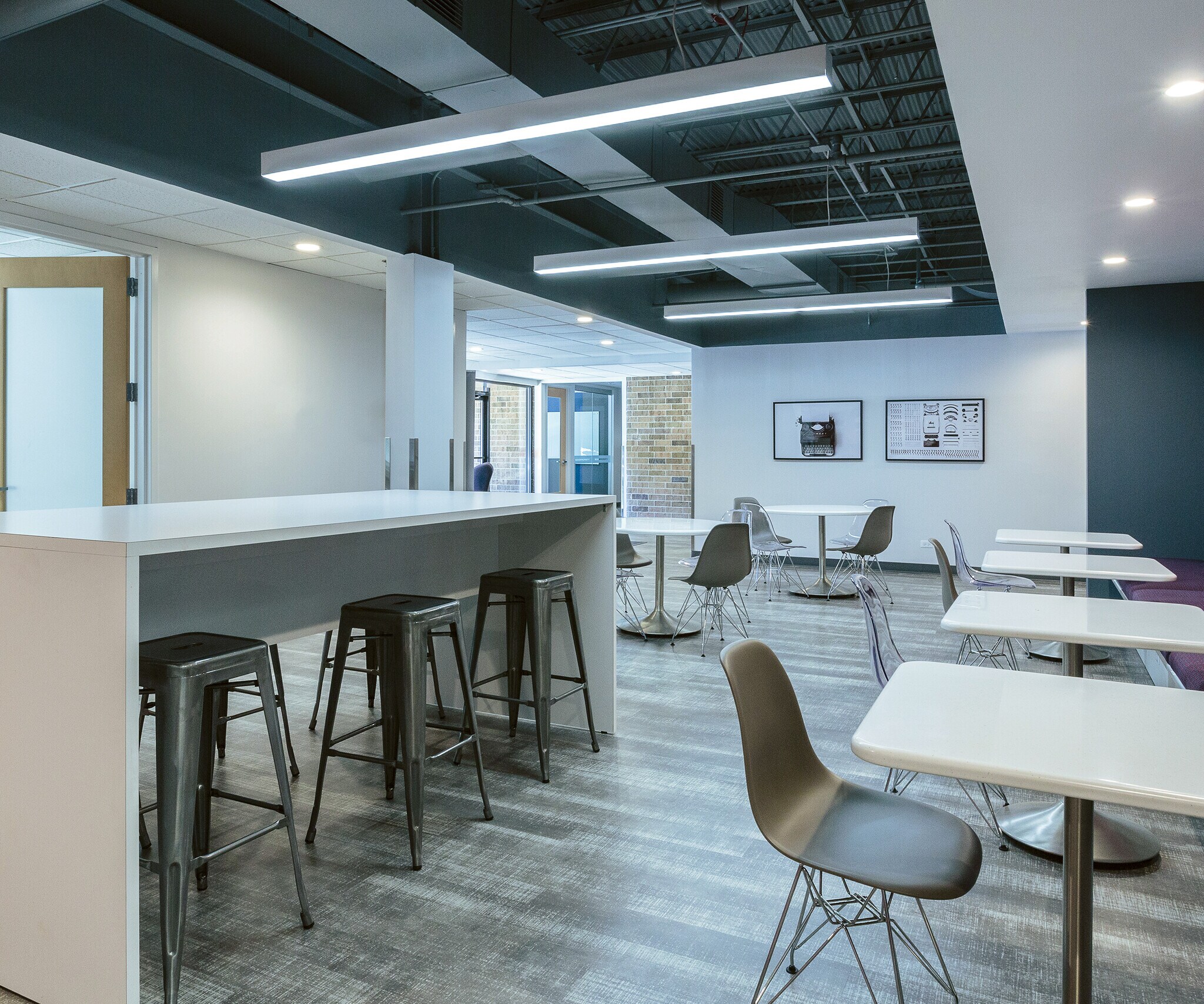 2100 Manchester Rd, Wheaton, IL à louer Photo principale- Image 1 de 7