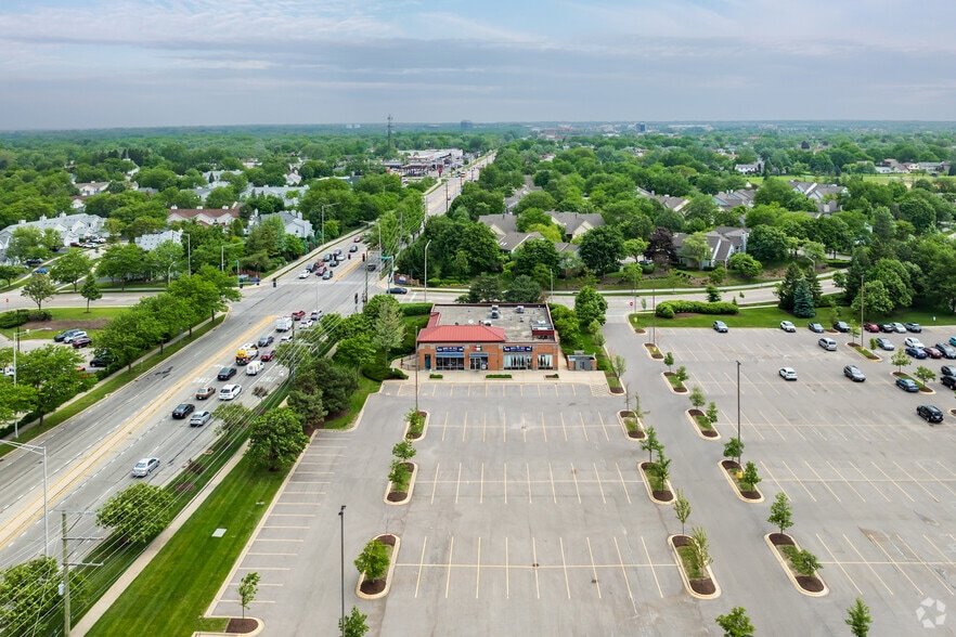 181-185 N Barrington Rd, Schaumburg, IL à louer - Aérien - Image 2 de 9