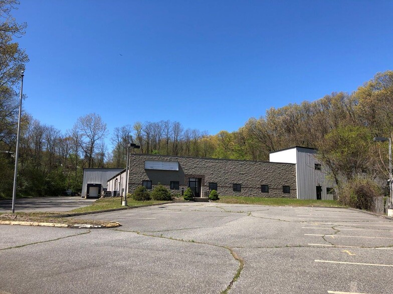 159 Grassy Plain St, Bethel, CT for lease - Building Photo - Image 2 of 12