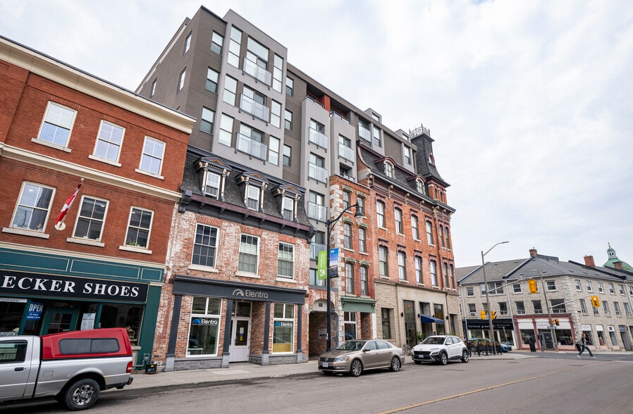 171 Wellington St, Kingston, ON à louer - Photo du bâtiment - Image 2 de 5