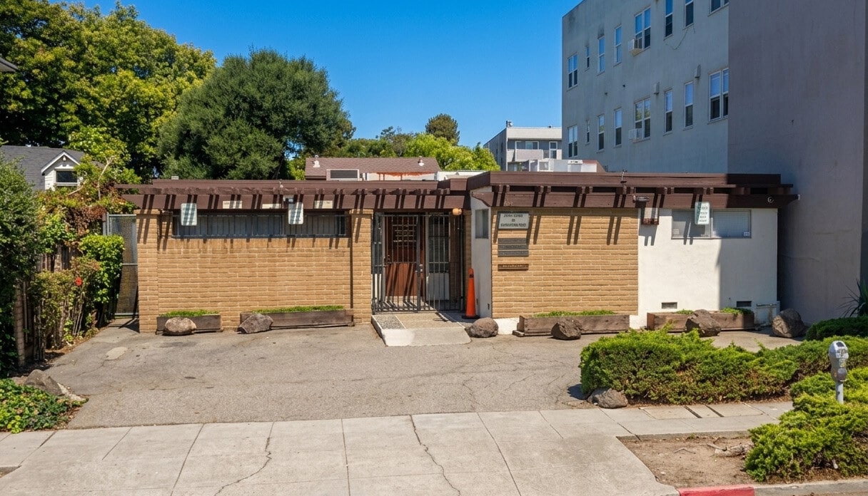 460 34th St, Oakland, CA à vendre Photo du bâtiment- Image 1 de 10