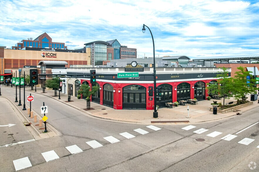 1620-1670 West End Blvd, Saint Louis Park, MN à louer - Photo du bâtiment - Image 2 de 14