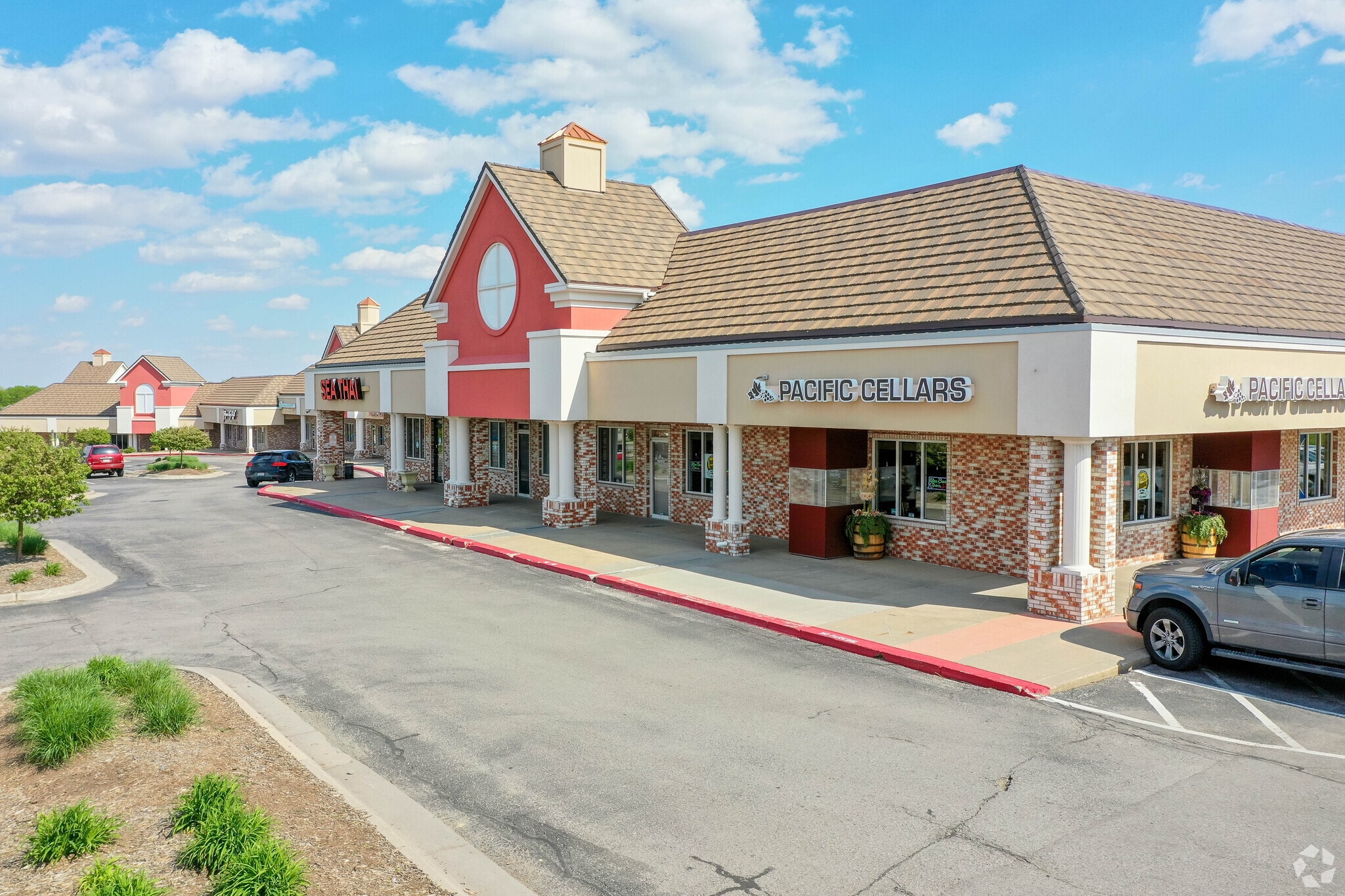 17801-17937 Pierce Plz, Omaha, NE for lease Building Photo- Image 1 of 7
