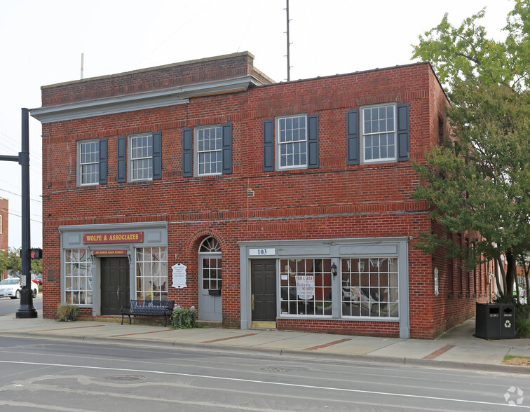 101-103 S Main St, Kernersville, NC for lease - Primary Photo - Image 1 of 10