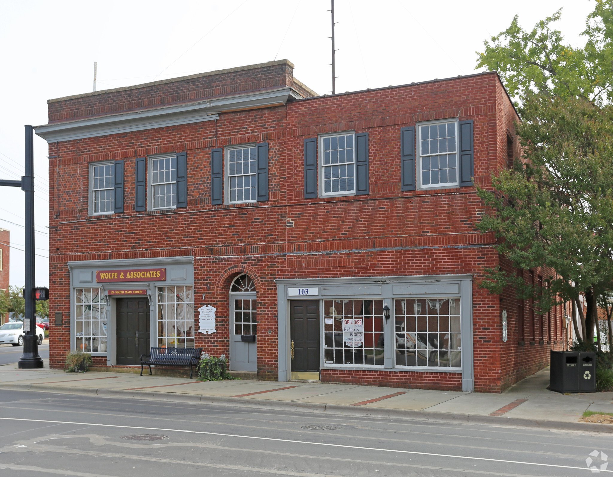 101-103 S Main St, Kernersville, NC à louer Photo principale- Image 1 de 11