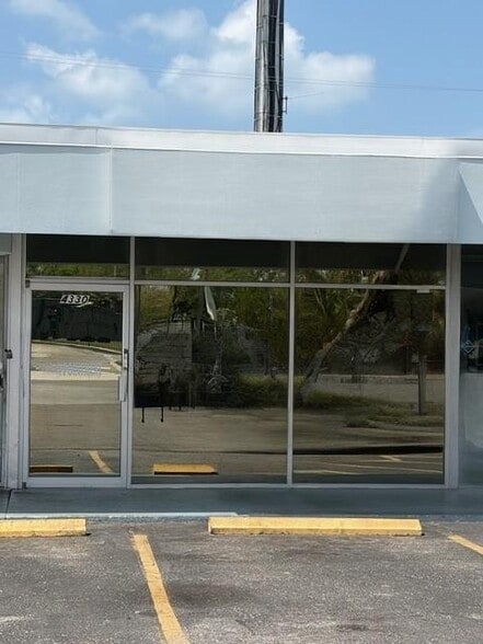4330 101st St W, Bradenton, FL for lease - Building Photo - Image 2 of 5