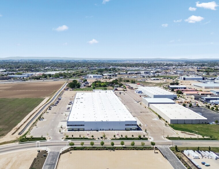 1906 Smeed Pkwy, Caldwell, ID à louer - Photo du bâtiment - Image 2 de 6