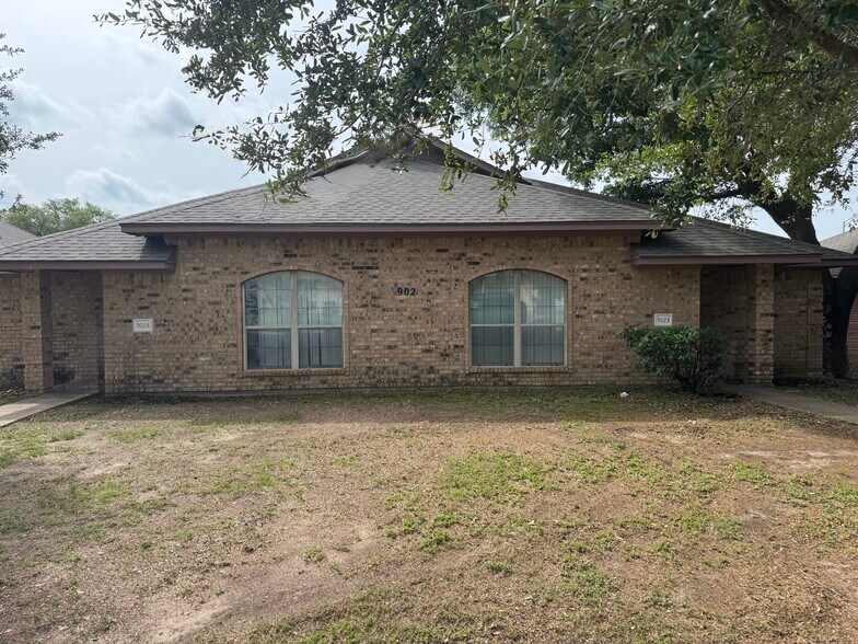 902 Azalea Ct, College Station, TX à vendre - Photo principale - Image 2 de 9