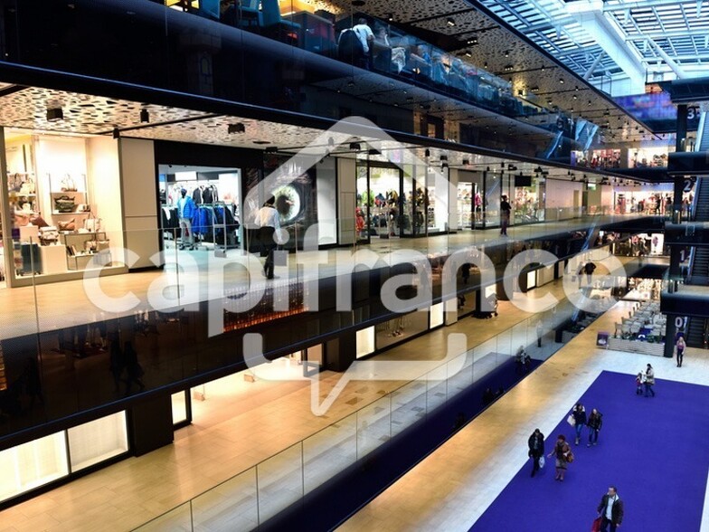 Retail in Meximieux for sale - Building Photo - Image 3 of 5
