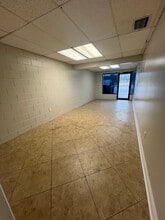 1000 E Alfred St, Tavares, FL for lease Interior Photo- Image 2 of 5