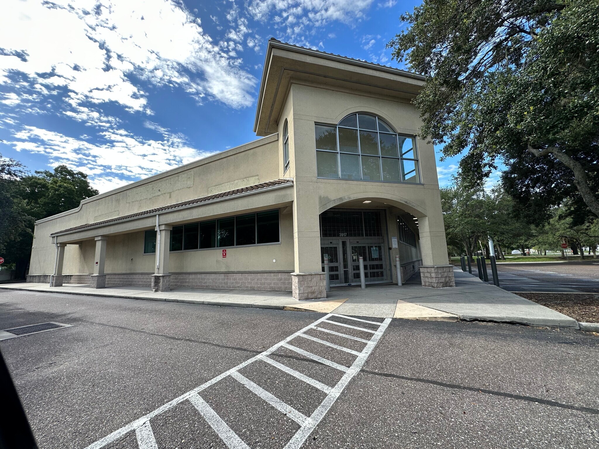 3917 N Nebraska Ave, Tampa, FL à louer Photo du bâtiment- Image 1 de 18