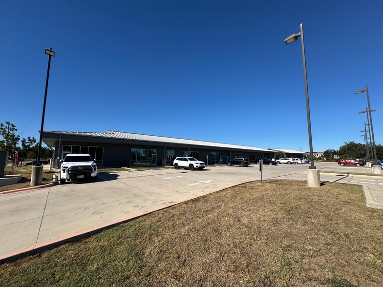 10222 Pecan Park Blvd, Austin, TX for lease - Building Photo - Image 2 of 10