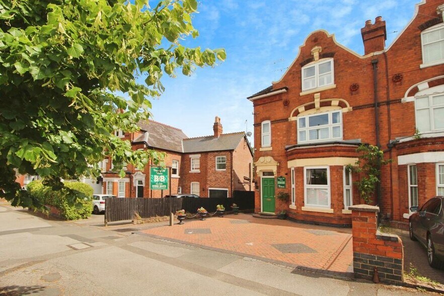 8 Bewdley Hl, Kidderminster à vendre - Photo du bâtiment - Image 3 de 24