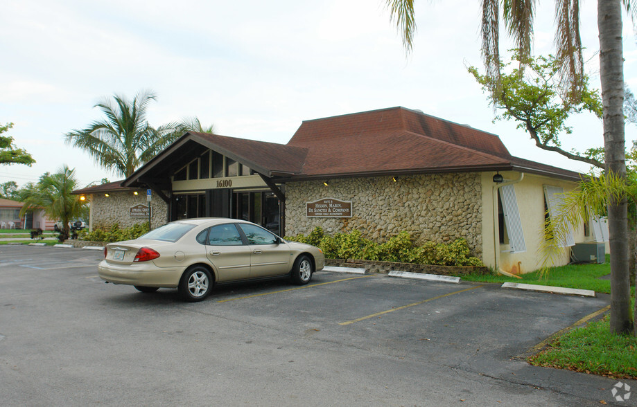 16100 NE 16th Ave, North Miami Beach, FL for lease - Primary Photo - Image 1 of 4