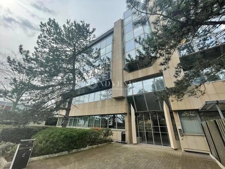Bureau dans Vélizy-Villacoublay à louer - Photo du bâtiment - Image 2 de 3
