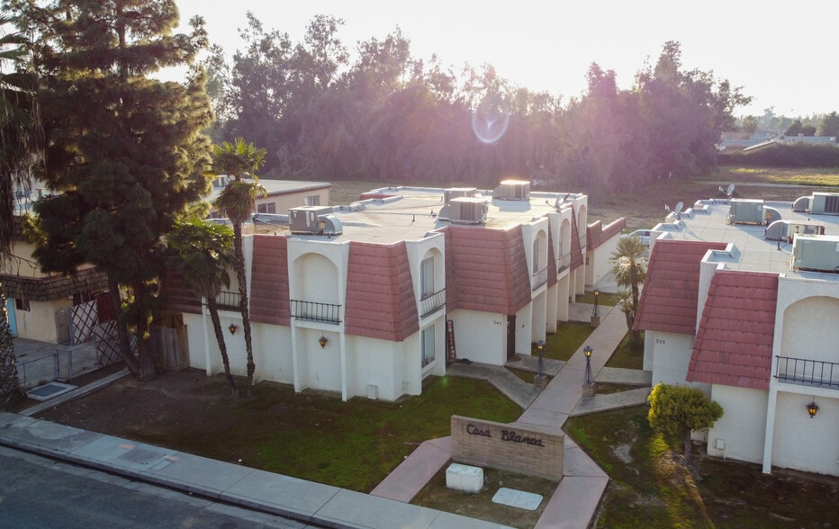 345-355 Pearson Dr portefeuille de 2 propriétés à vendre sur LoopNet.ca - Photo principale - Image 2 de 2