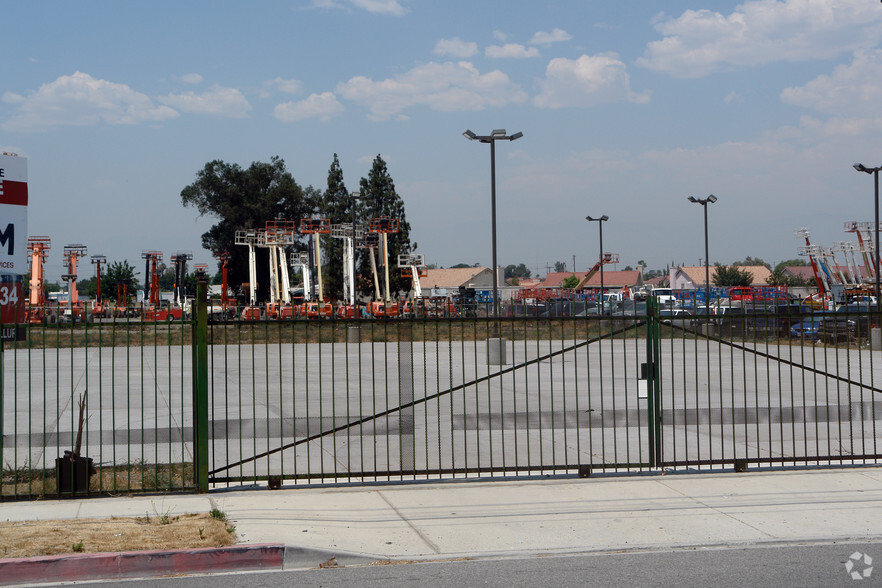 17488 Valley Blvd, Bloomington, CA for sale - Primary Photo - Image 1 of 3