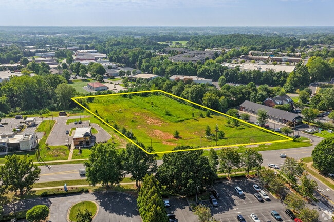 Plus de détails pour 211 Williamson Rd, Mooresville, NC - Terrain aux enchères