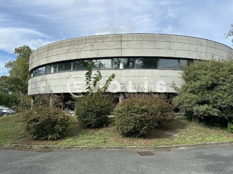 Office in Mérignac for lease - Building Photo - Image 1 of 4