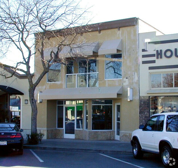 335 Main St, Los Altos, CA à louer - Photo du bâtiment - Image 2 de 8