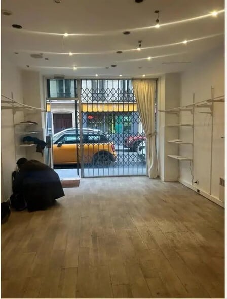 Commerce de détail dans Paris à vendre - Photo intérieure - Image 1 de 5