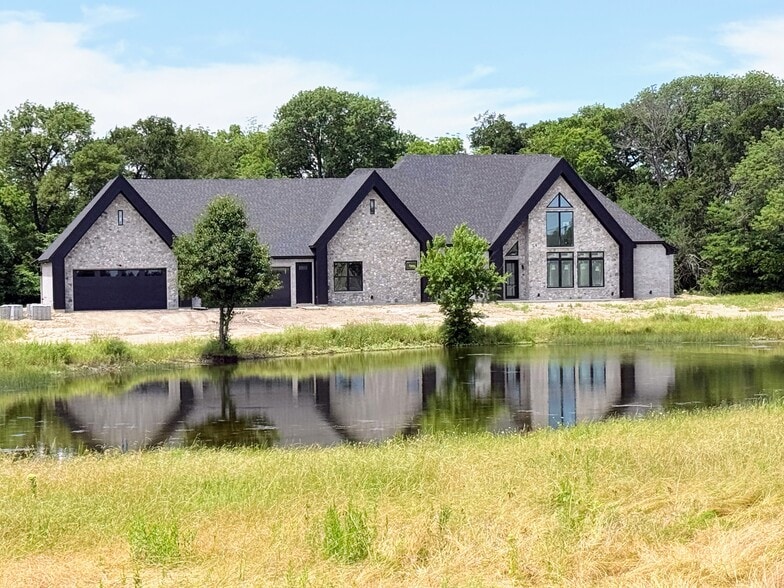 Wedding Venue+Land+Custom Home (Celina) portfolio of 2 properties for sale on LoopNet.ca - Building Photo - Image 3 of 49