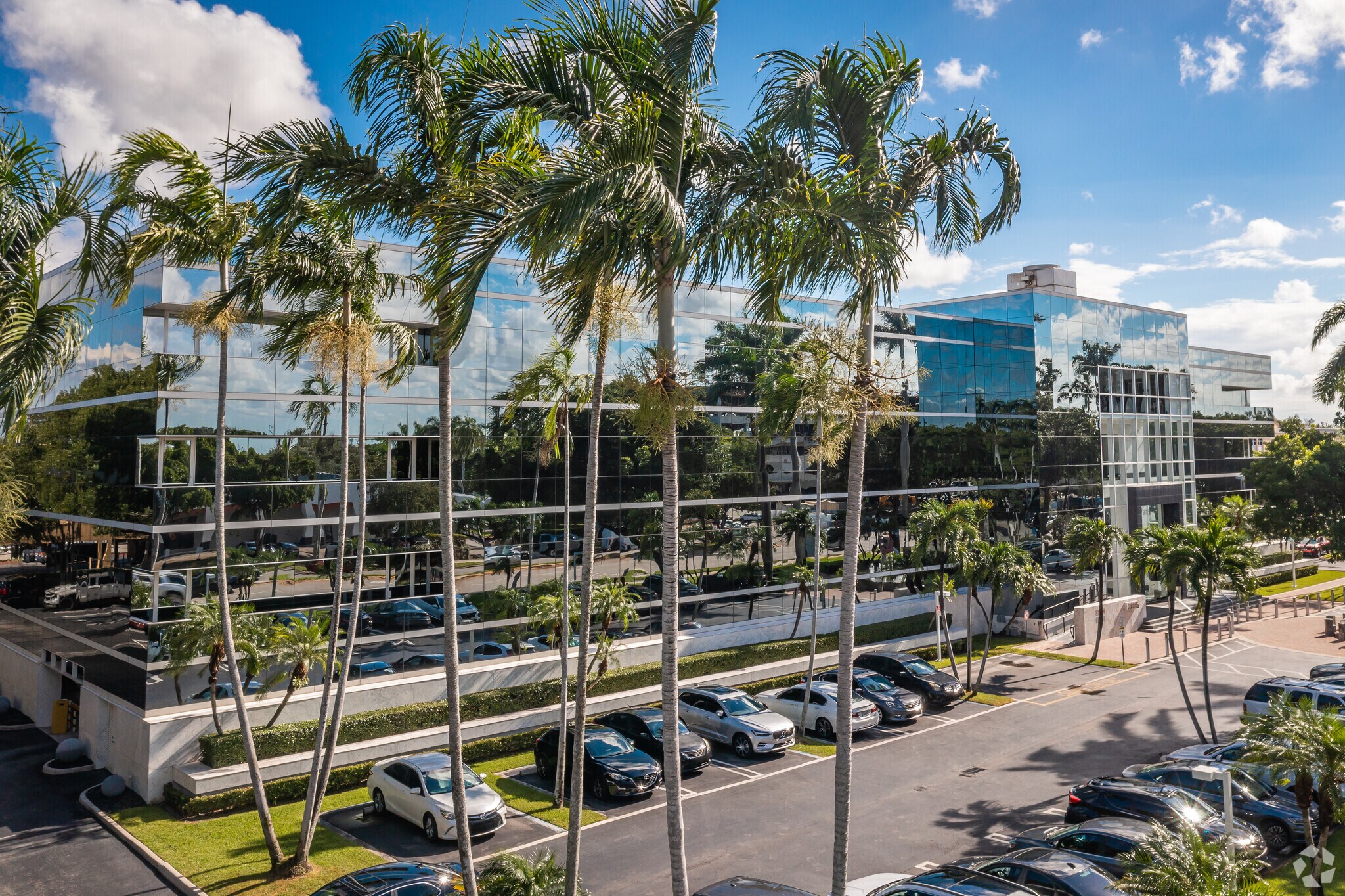 7975 NW 154th St, Miami Lakes, FL à louer Photo du bâtiment- Image 1 de 14