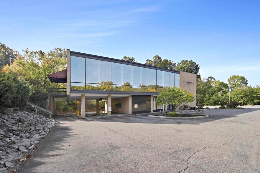 5942 Us-60, Ashland, KY à vendre - Photo du bâtiment - Image 2 de 17