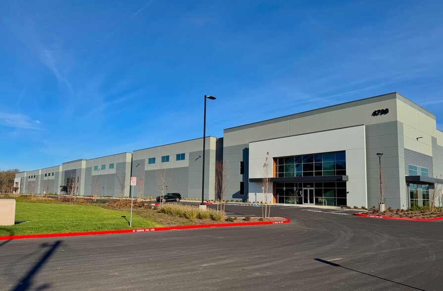 4630 NW 273rd Ave, Hillsboro, OR for lease - Building Photo - Image 1 of 27